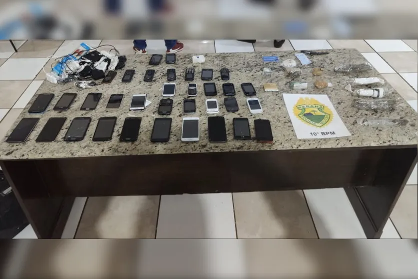 Polícia divulga imagens de drogas e celulares que seriam arremessados no minipresídio