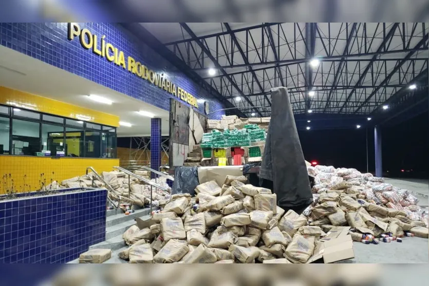 PRF de Alagoas apreende 1 tonelada de maconha que teria saído de Faxinal