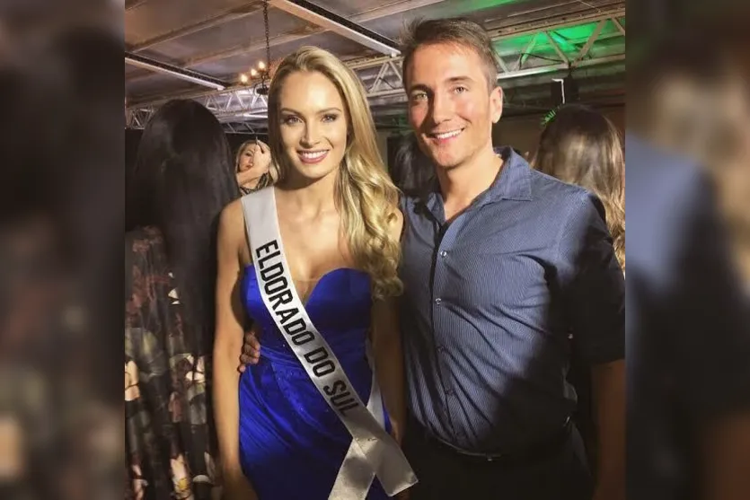  Na imagem Dr. Fabrício bervian ao lado da Miss de Eldorado do Sul, Leonora Weimer, que conquistou o título de mulher mais linda do RS. 