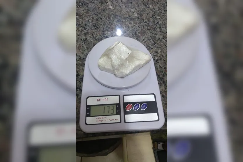 PM prende dupla com cocaína em Apucarana