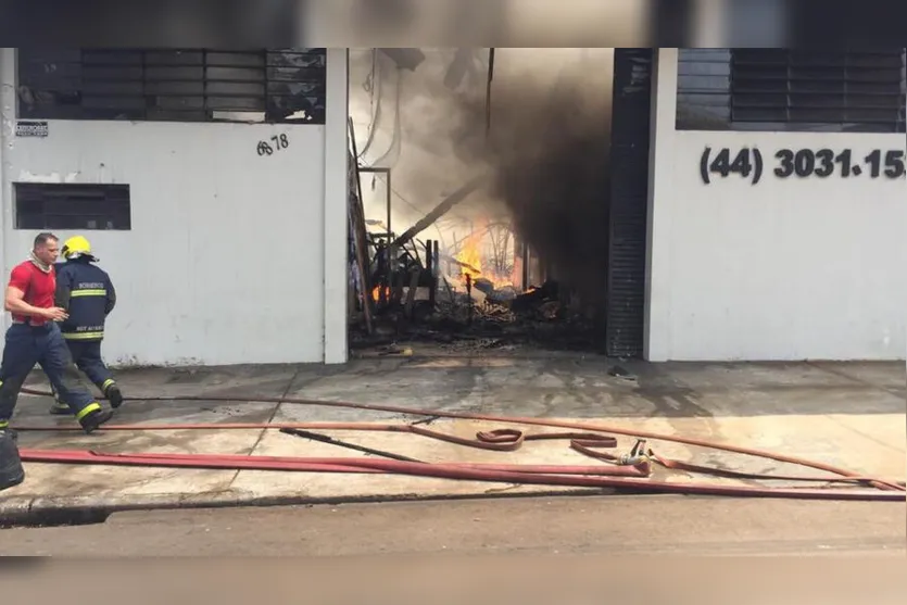 Incêndio atinge loja de decoração em Maringá; assista