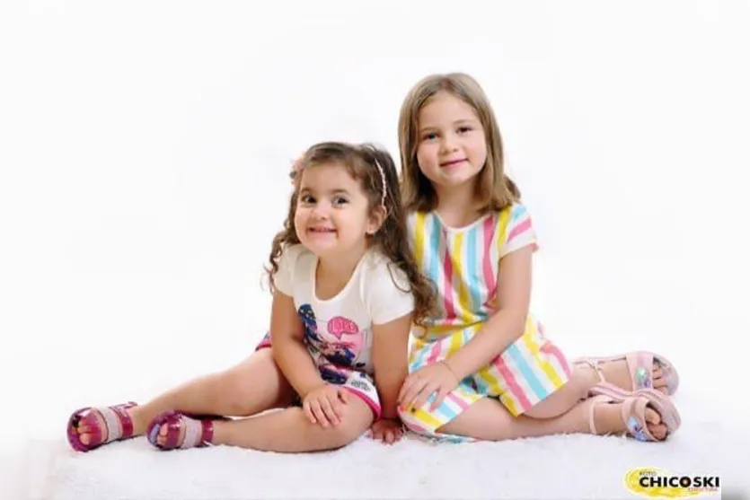  As irmãs Maria Eduarda e Maria Antônia, de 3 e 6 anos, de Pato Branco 