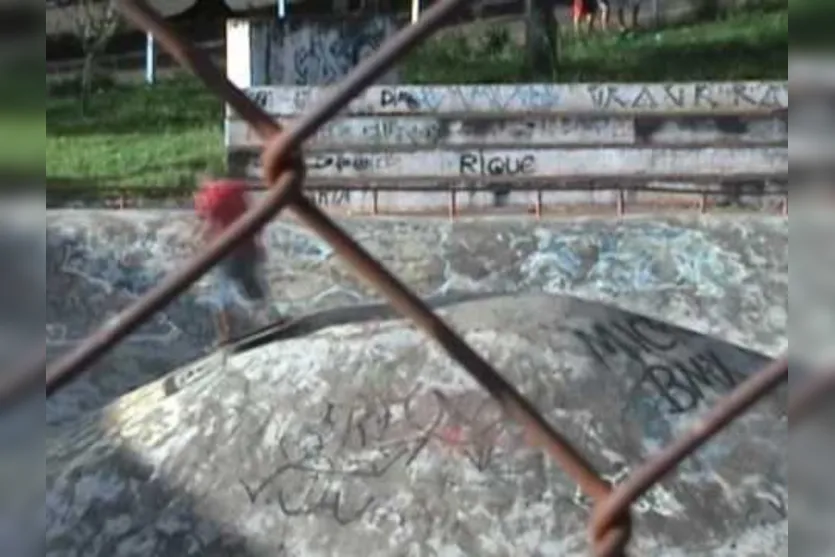 Homem sofre queda na pista de skate e bate a cabeça em Apucarana
