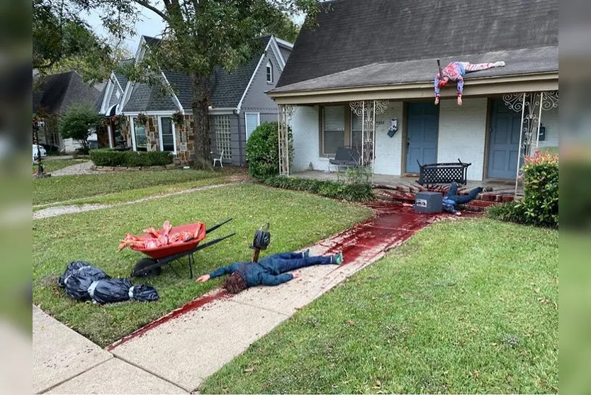 Decoração realista de Halloween faz vizinhos chamarem a polícia; confira as fotos