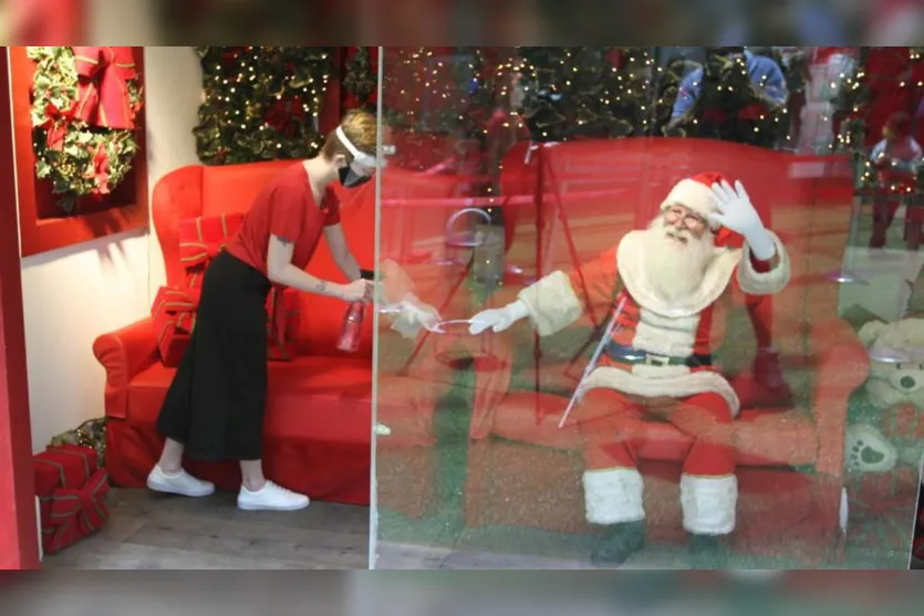 Novo Normal: Natal terá Papai Noel protegido com acrílico para evitar Covid-19