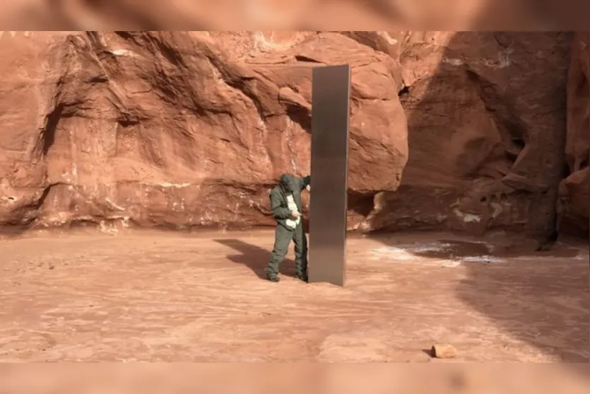 EUA: monolito misterioso é encontrado em deserto de Utah