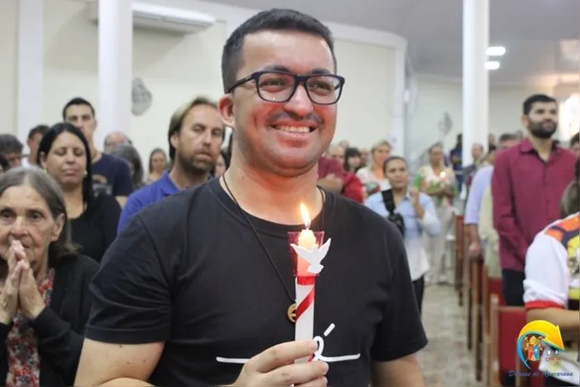 Aos 34 anos apucaranense 'larga tudo' para ser padre