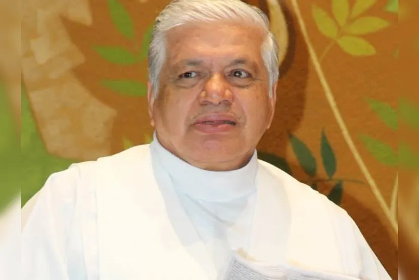 Após sofrer acidente de carro, padre de Faxinal agradece orações