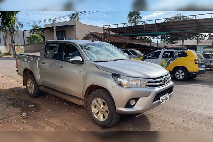 Caminhonete roubada é recuperada; crime foi violento