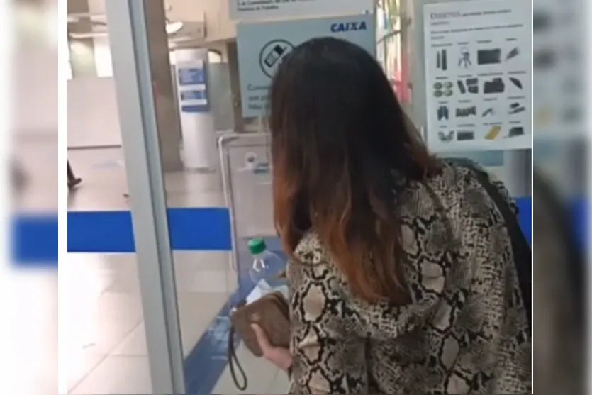 Cliente de banco denuncia espera de mais de 5 horas em fila; vídeo