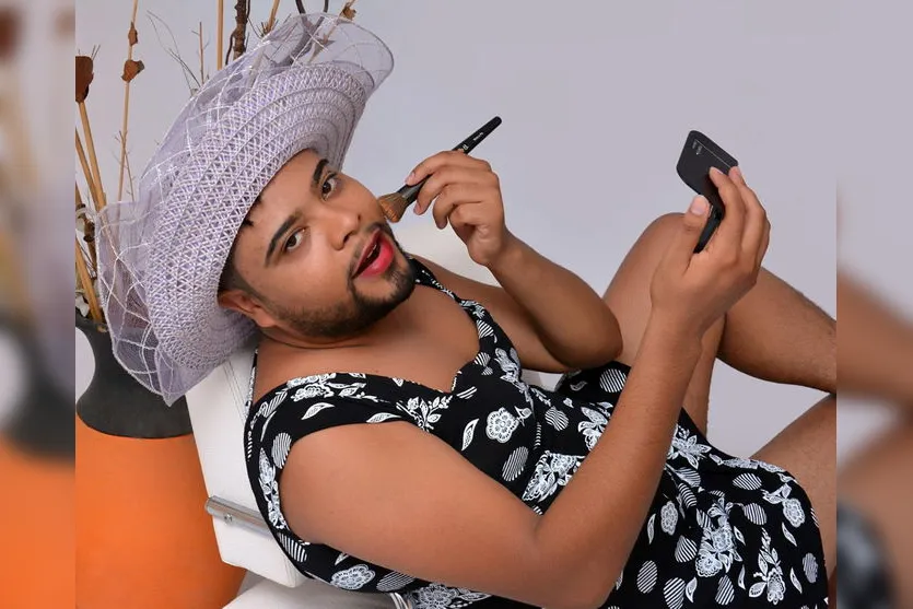 De ferroviário a sensação nas redes sociais: Conheça o humorista Felipe Didone