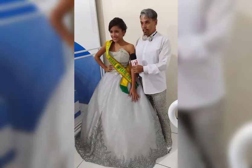 Garota que vendeu latinhas para alugar vestido é destaque em concurso