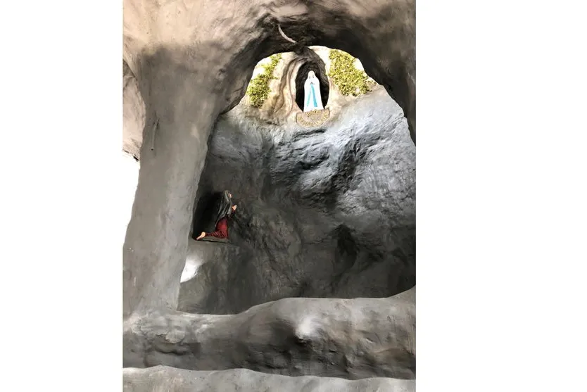 Gruta de Nossa Senhora de Lourdes é abençoada; assista