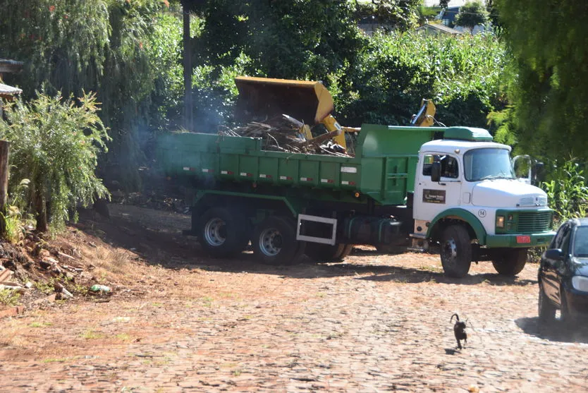 Ivaiporã Cidade Limpa leva serviços públicos aos bairros