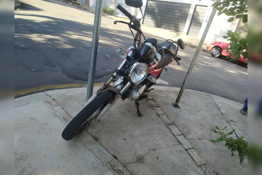 Motociclistas se envolvem em acidente na manhã desta sexta (19)