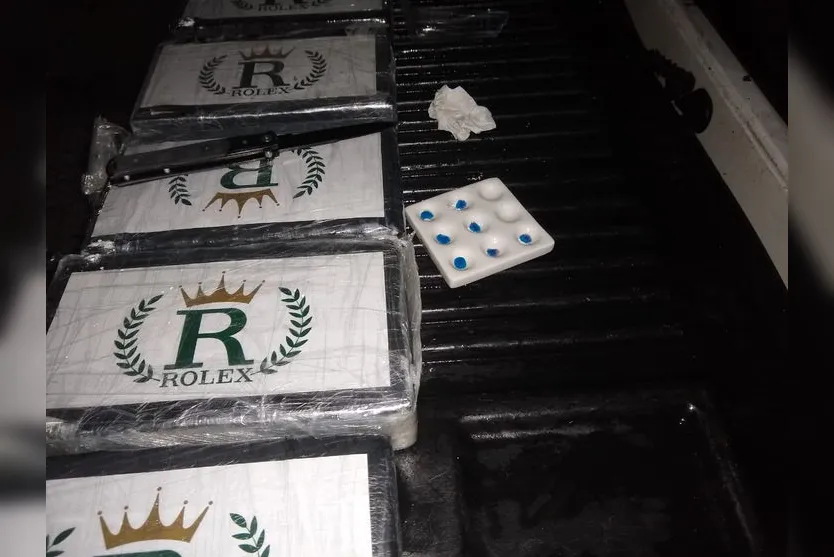 PF prende duas pessoas em flagrante transportando 170 kg de cocaína