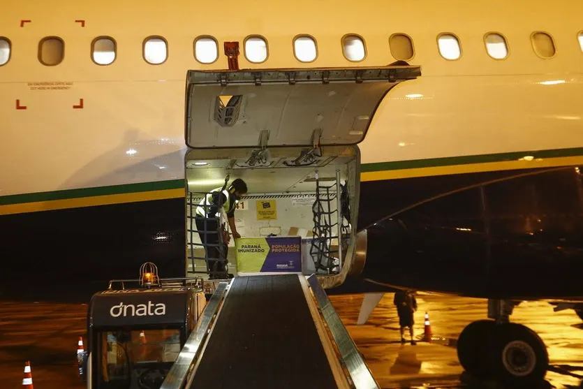 PR começa a distribuir neste domingo 86,5 mil doses da vacina da AstraZeneca