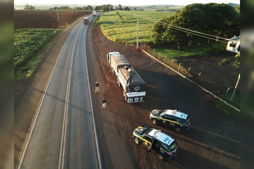 PRF apreende R$ 3 milhões em cigarros contrabandeados em Mercedes
