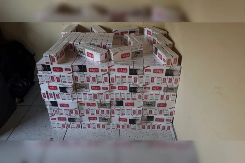 PRF estoura depósito com cerca de 21 mil maços de cigarros paraguaios