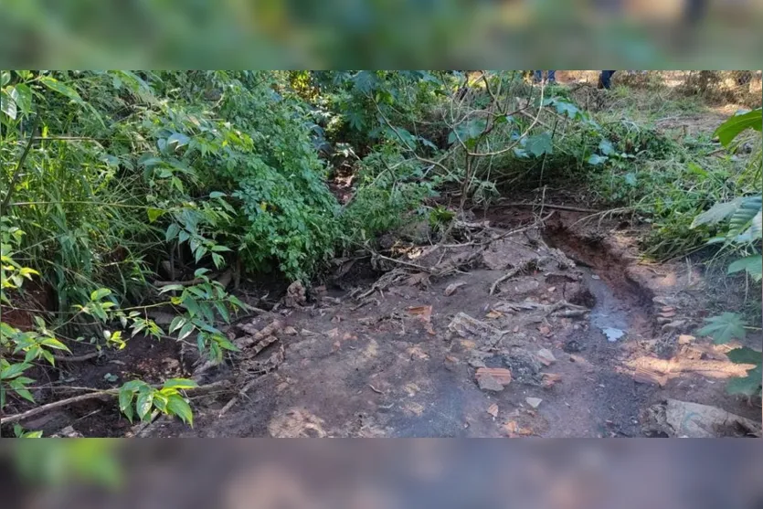 Polícia Ambiental investiga poluição no Rio Caviúna