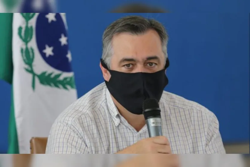 Secretário de Saúde do Paraná é internado para tratamento contra Covid-19