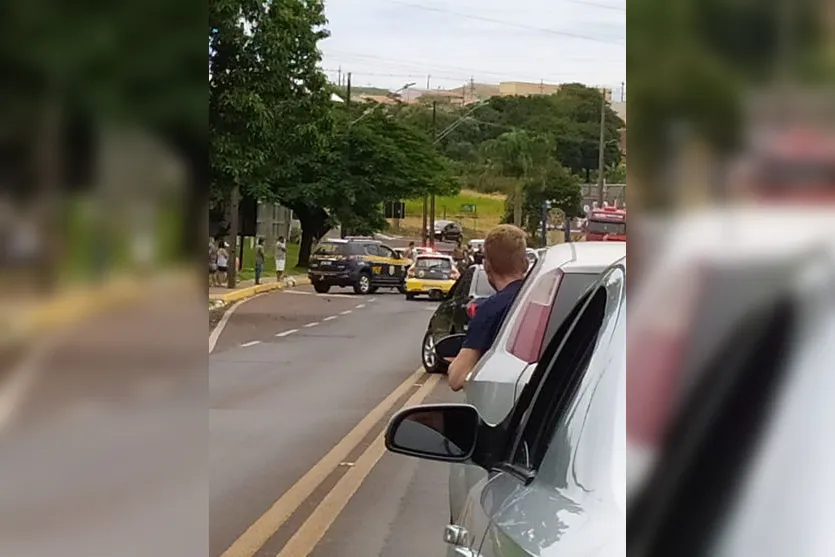 Uma colisão entre dois carros é registrada neste domingo em Apucarana