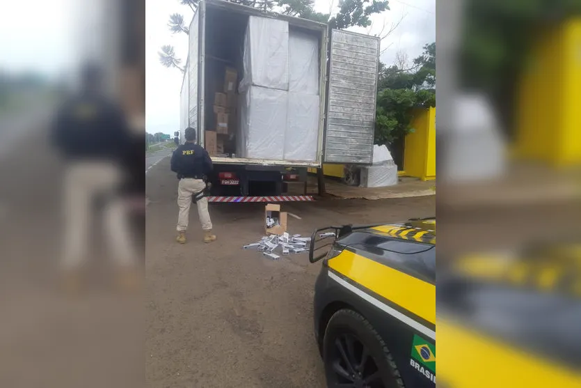 PRF apreende caminhão  de cigarros contrabandeados no Paraná
