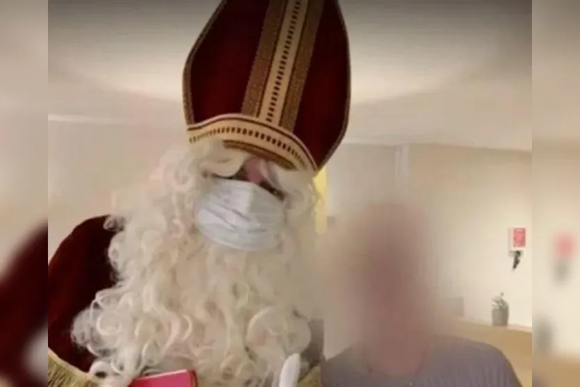 Asilo sofre surto de Covid-19 após visita de 'Papai Noel'