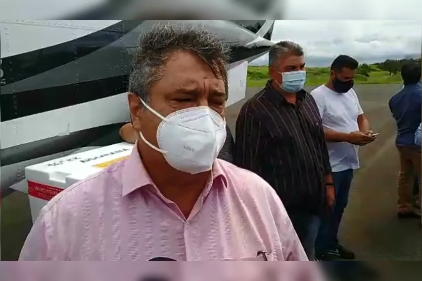 Avião com vacinas contra covid-19 chega em Apucarana; Vídeo