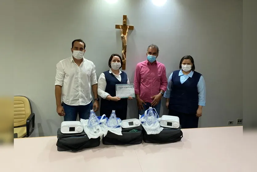 AMUVI entrega equipamentos para o setor da Covid-19