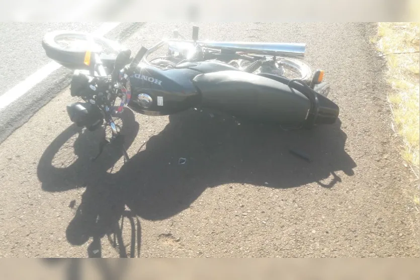 Acidente envolvendo moto e carro é registrado nesta manhã