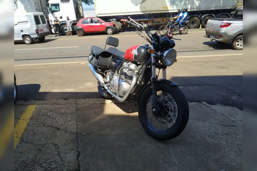 Acidente na Avenida Minas Gerais envolve três veículos