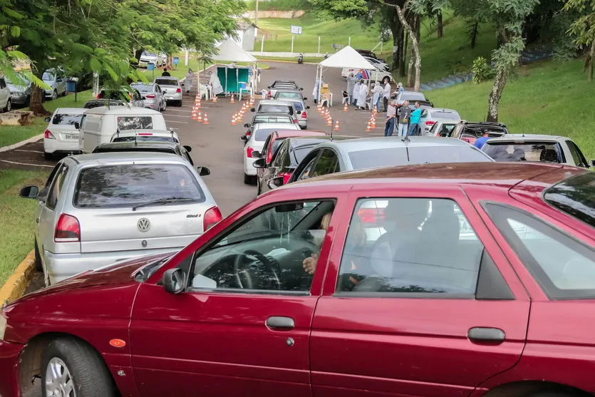 Apucarana realiza vacinação de idosos a partir de 85 anos