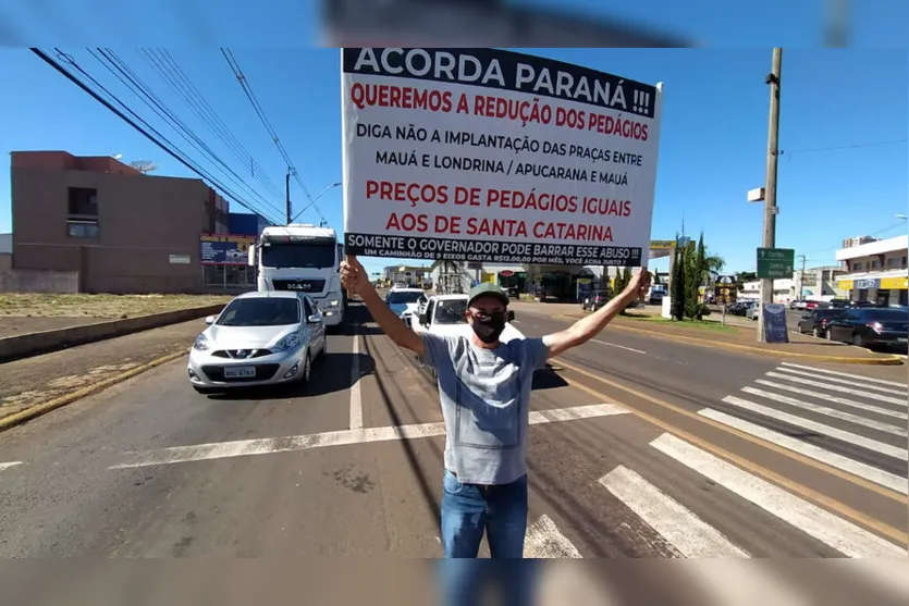 Apucaranense realiza protesto contra pedágio; veja