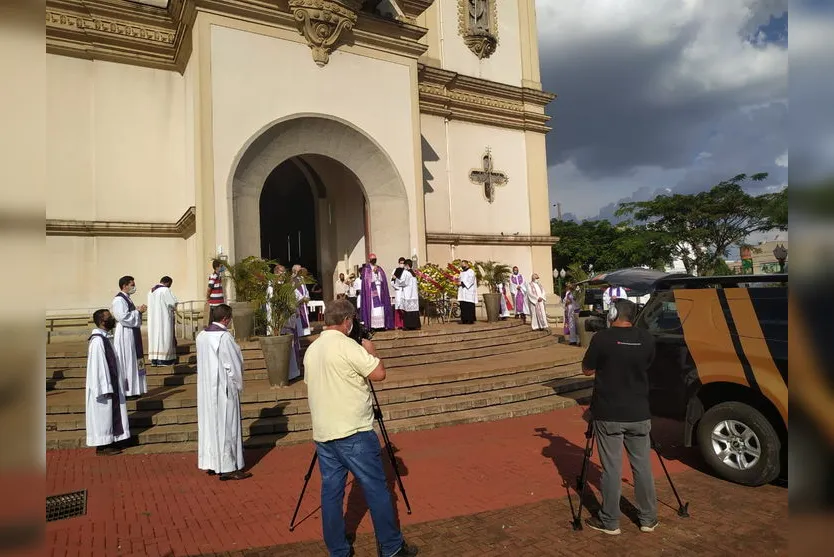Benção de Exéquias marca despedida de padre vítima da Covid