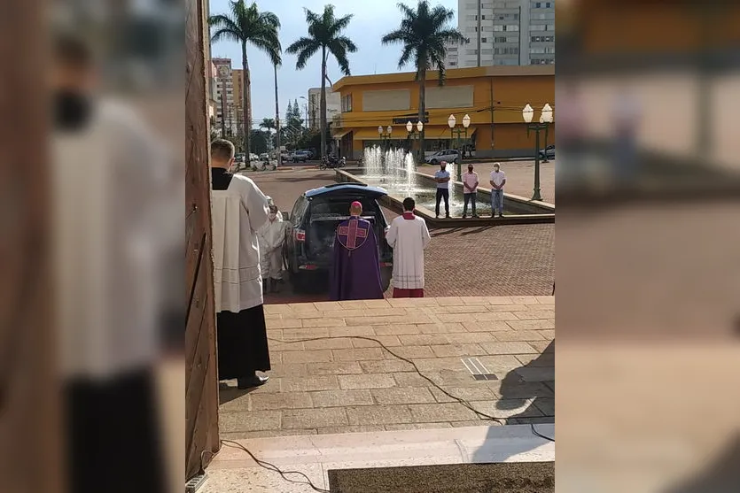 Benção de Exéquias marca despedida de padre vítima da Covid