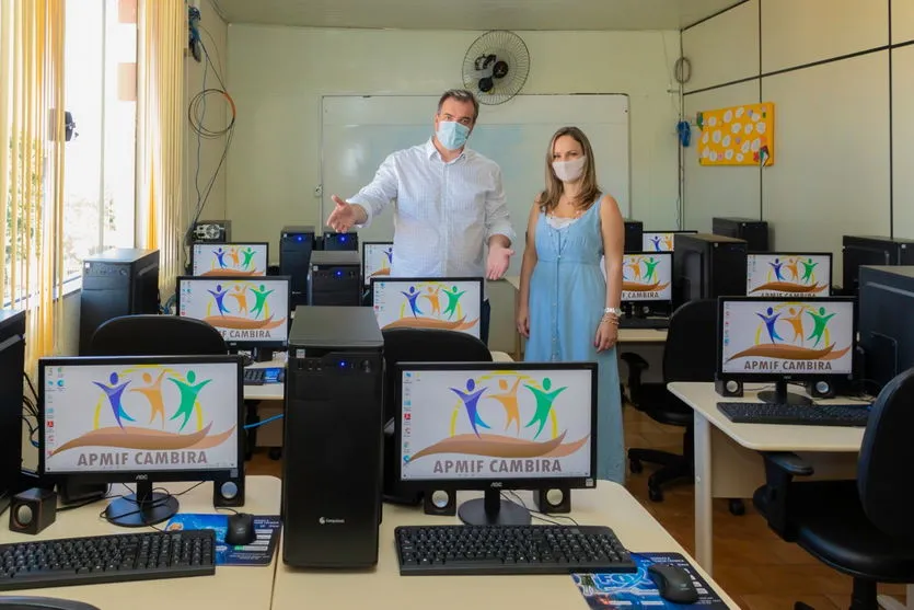 Cambira entrega novo laboratório de informática