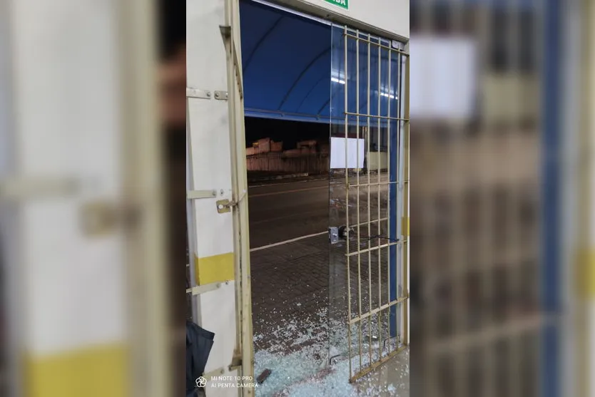 Câmeras flagram ação de criminosos em loja de ferramentas