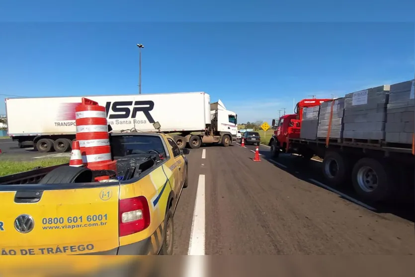 Caminhão quebra na BR-369 e gera congestionamento; vídeo