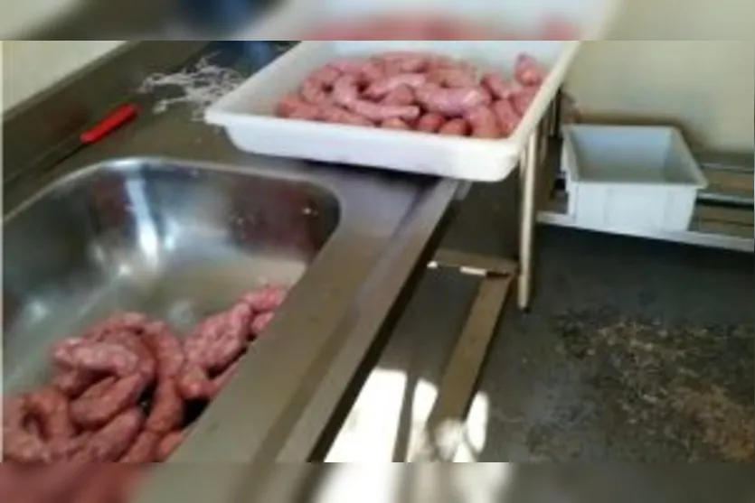 Carne vencida é apreendida em frigorífico no Norte do Paraná