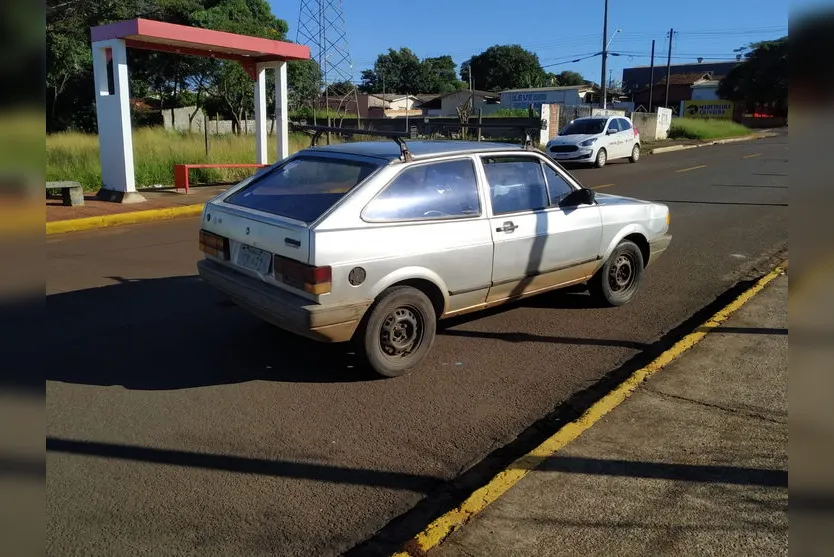 Ciclista de 52 anos sofre ferimentos após acidente com carro