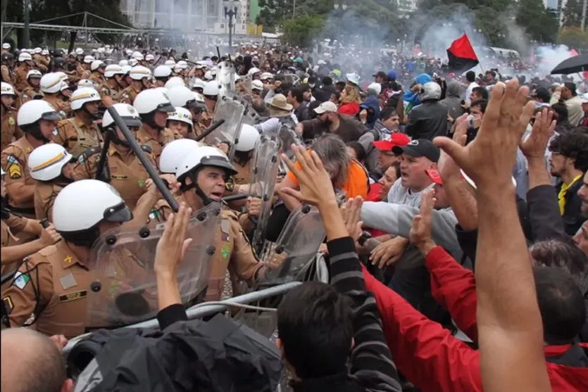 DIA 29 DE ABRIL: 6 ANOS DO MASSACRE NO CENTRO CÍVICO