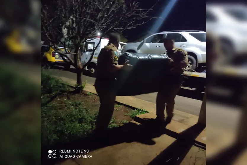 Duas camionetas Hilux são tomadas em roubo à mão armada