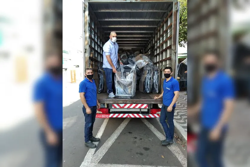 Empresário doa 30 cadeiras de roda e 15 de banho ao Hospital