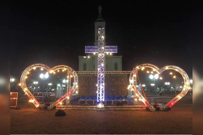 Empresários de eventos realizam manifestação na praça