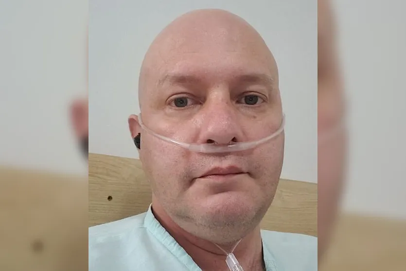 "Estou reaprendendo a andar", diz médico que venceu a covid