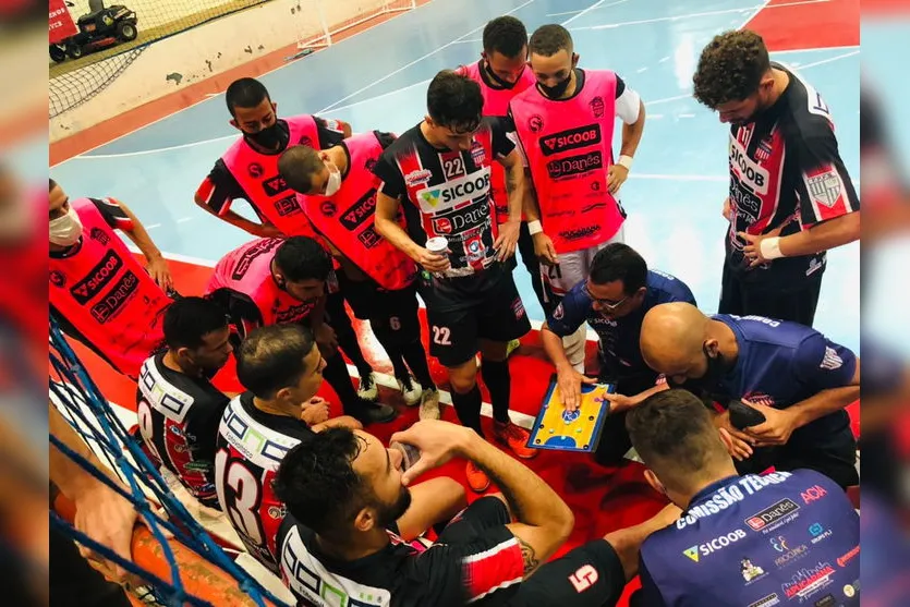 Futsal Sicoob-Danês-Apucarana vence no Lagoão; Veja