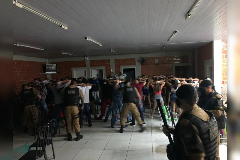 GM e PM fecham festa e atendem 31 denúncias em Arapongas