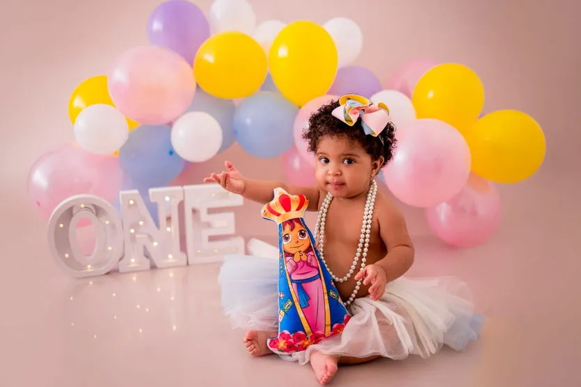 Garota que recebeu fígado de tia completa 1 ano