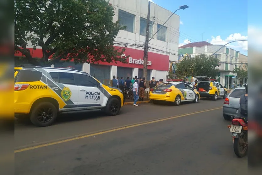 Homem é preso após mostrar partes íntimas na rua